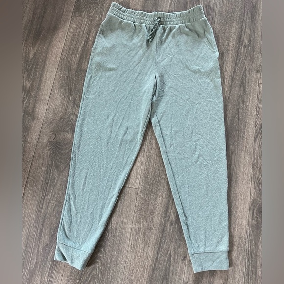 Victoria’s Secret Glow Waffle Henley Jogger Pants and Henley top Mint Green SZ M - Picture 11 of 16